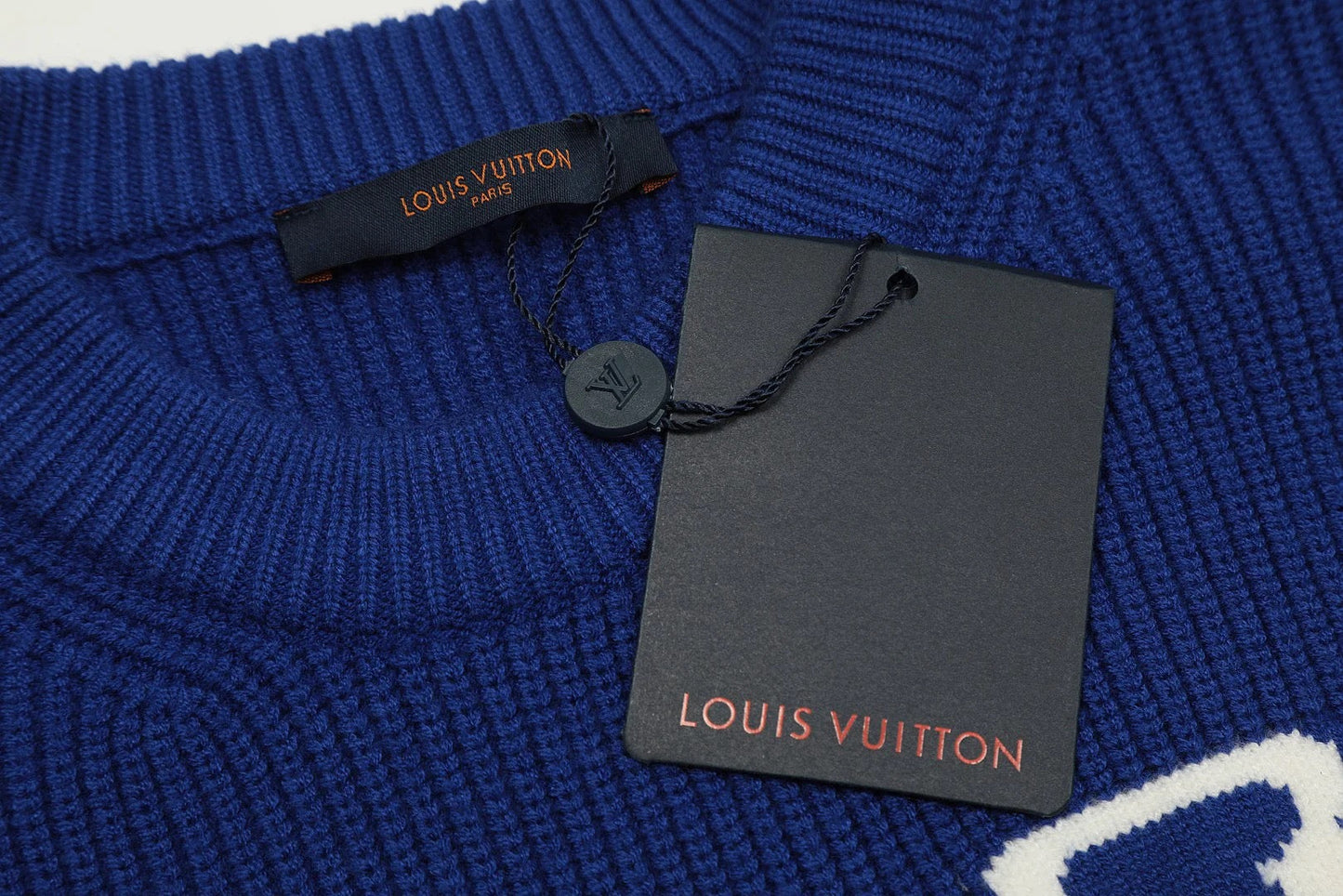 "LV" Knit V1