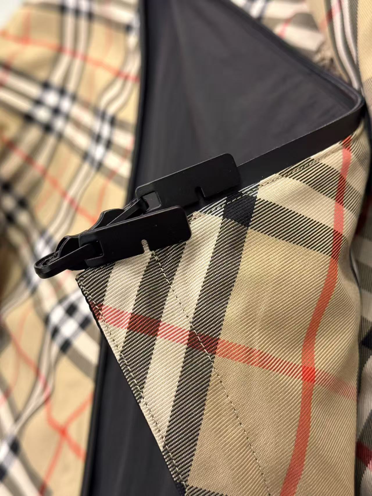 "Berry" Reversible Windbreaker